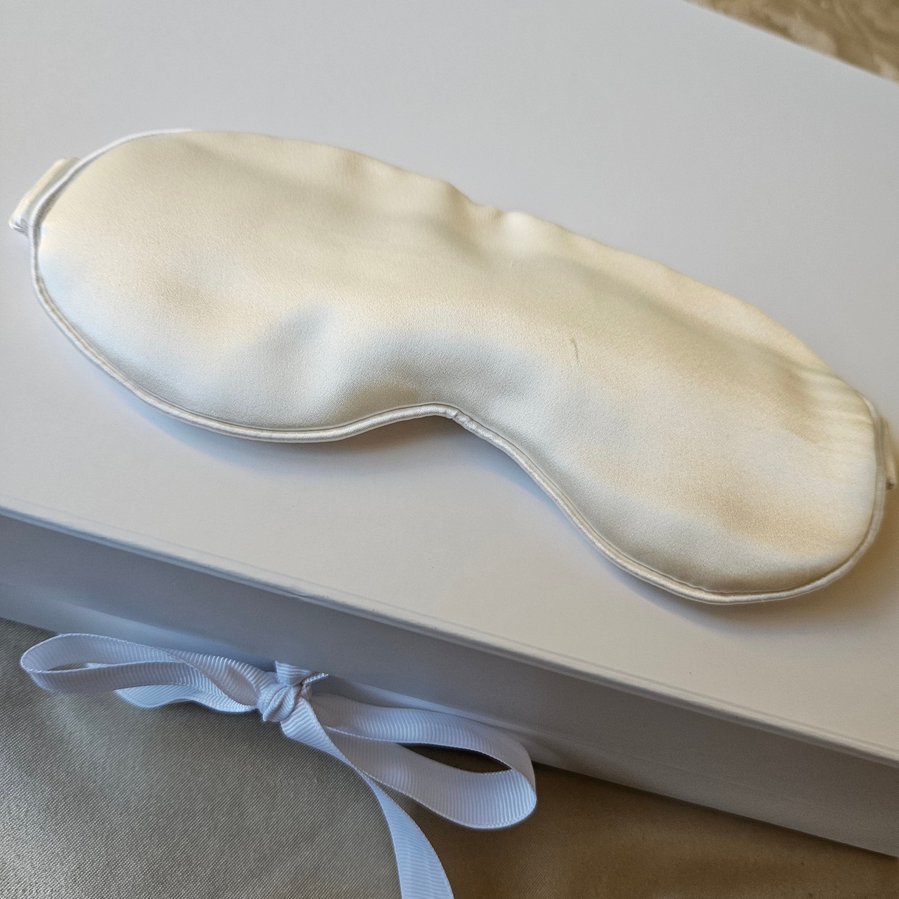 Dedicated Christmas gift guide for silk